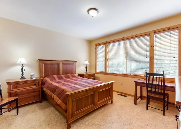 Comfortable And Convenient Truckee Condo