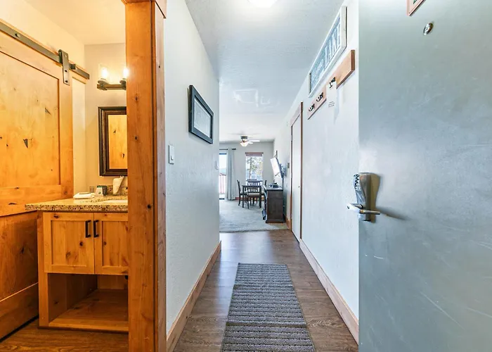 Beautiful Studio W/ Lake View #243 At Donner Lake Village