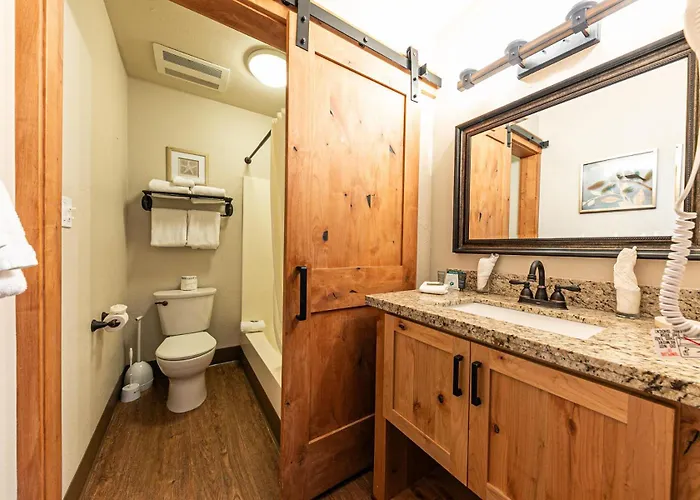 Beautiful Studio W/ Lake View #243 At Donner Lake Village