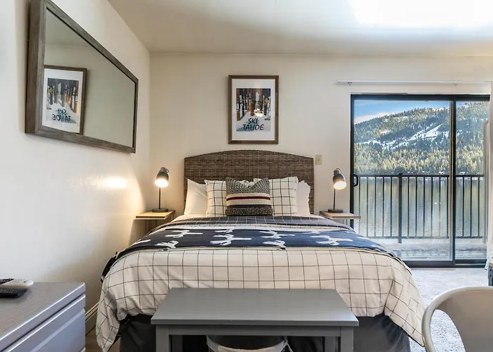 Beautiful Deluxe Studio W/Lake View #245 At Donner Lake Village