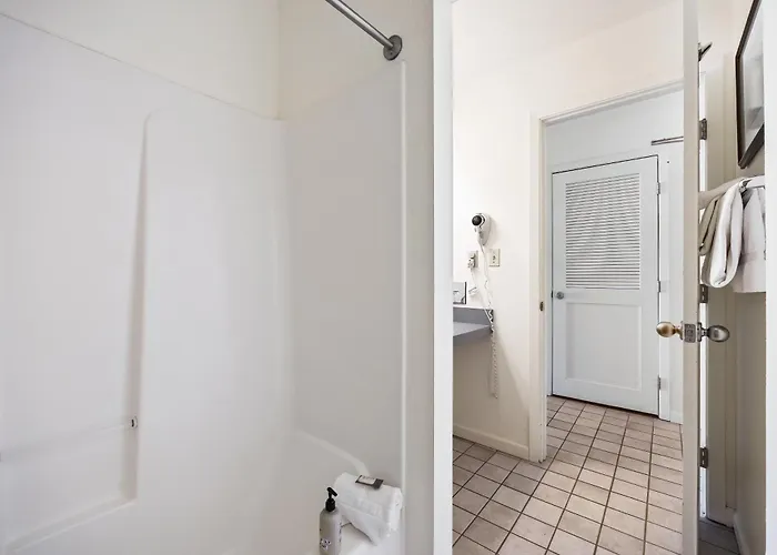 Cozy King Studio W/Lake View #145 At Donner Lake Village
